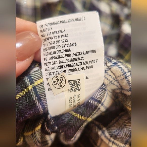 American Eagle Cropped Flannel Patch Shirt NWT SZ MEDIUM - Picture 9 of 10